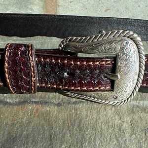 Source Unknown Two-Tone Leather Belt with Ornate Silver Buckle